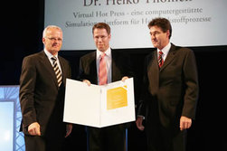 von links nach rechts:  Gerald Schweighofer, Dr. Heiko Thmen, Josef Rettenmeier