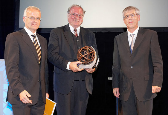 von links nach rechts: Gerald Schweighofer, Prof. Julius K. Natterer, Univ Prof....